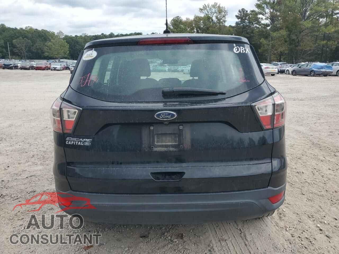 FORD ESCAPE 2017 - 1FMCU0F71HUB50768