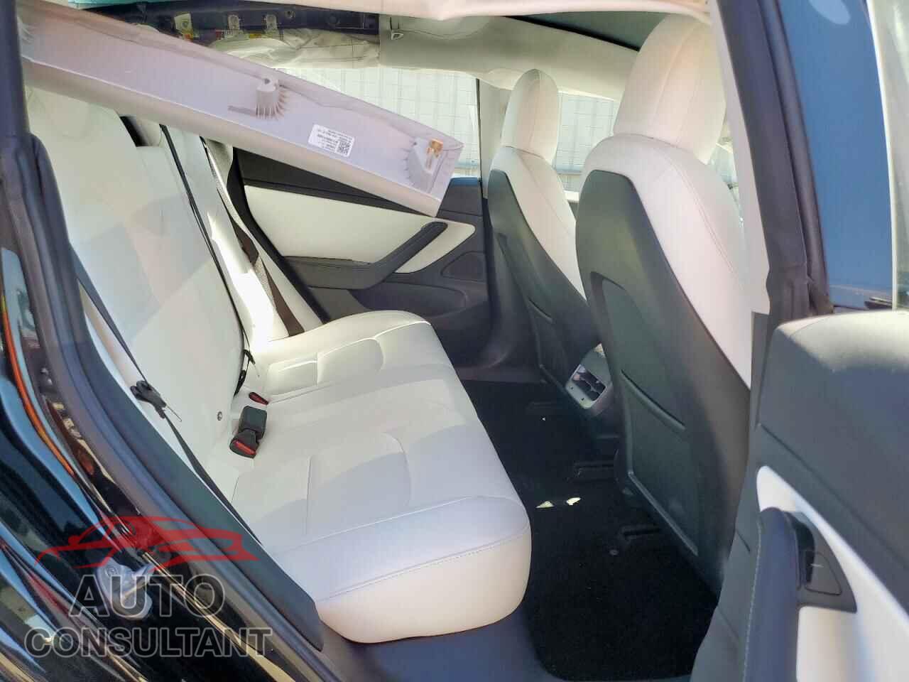 TESLA MODEL 3 2018 - 5YJ3E1EB8JF099152