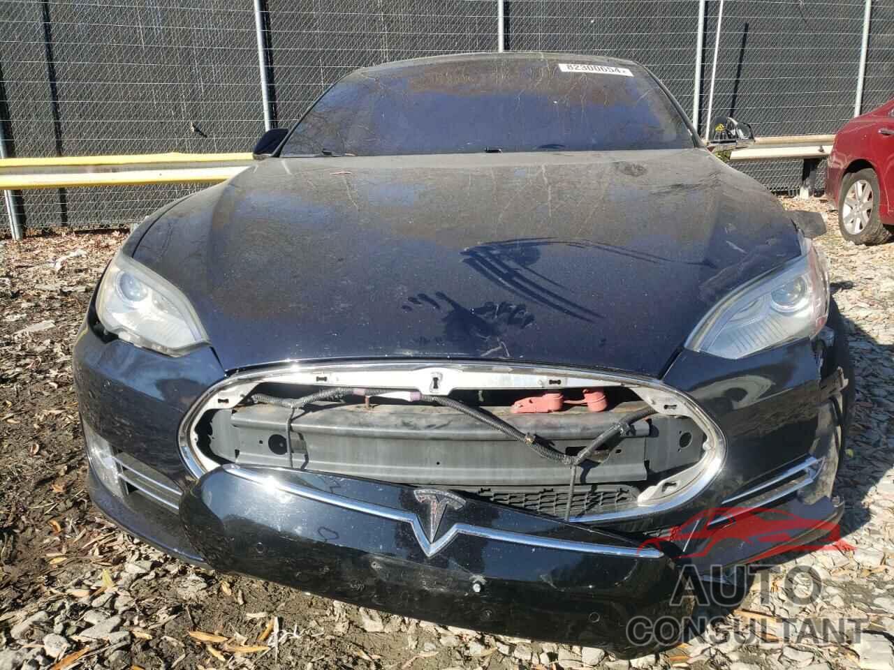 TESLA MODEL S 2013 - 5YJSA1CN0DFP26595