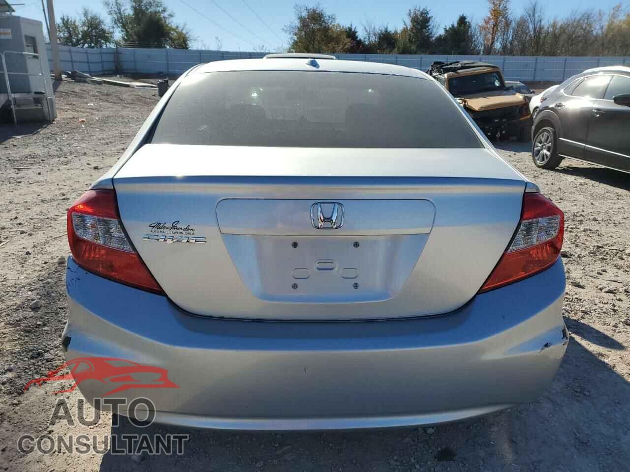 HONDA CIVIC 2012 - 2HGFB2F90CH505995