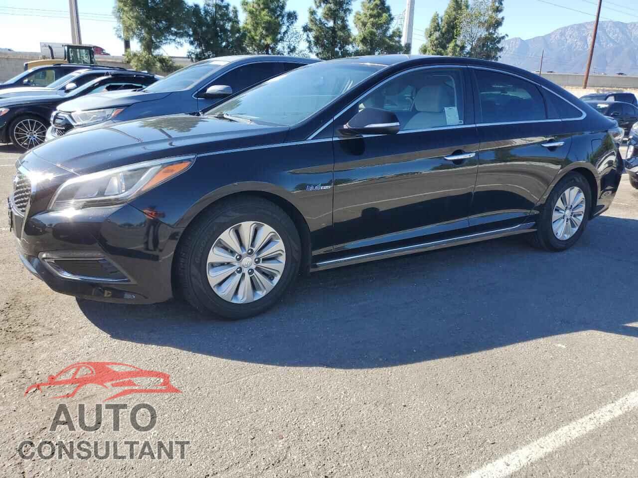 HYUNDAI SONATA 2017 - KMHE24L1XHA046786