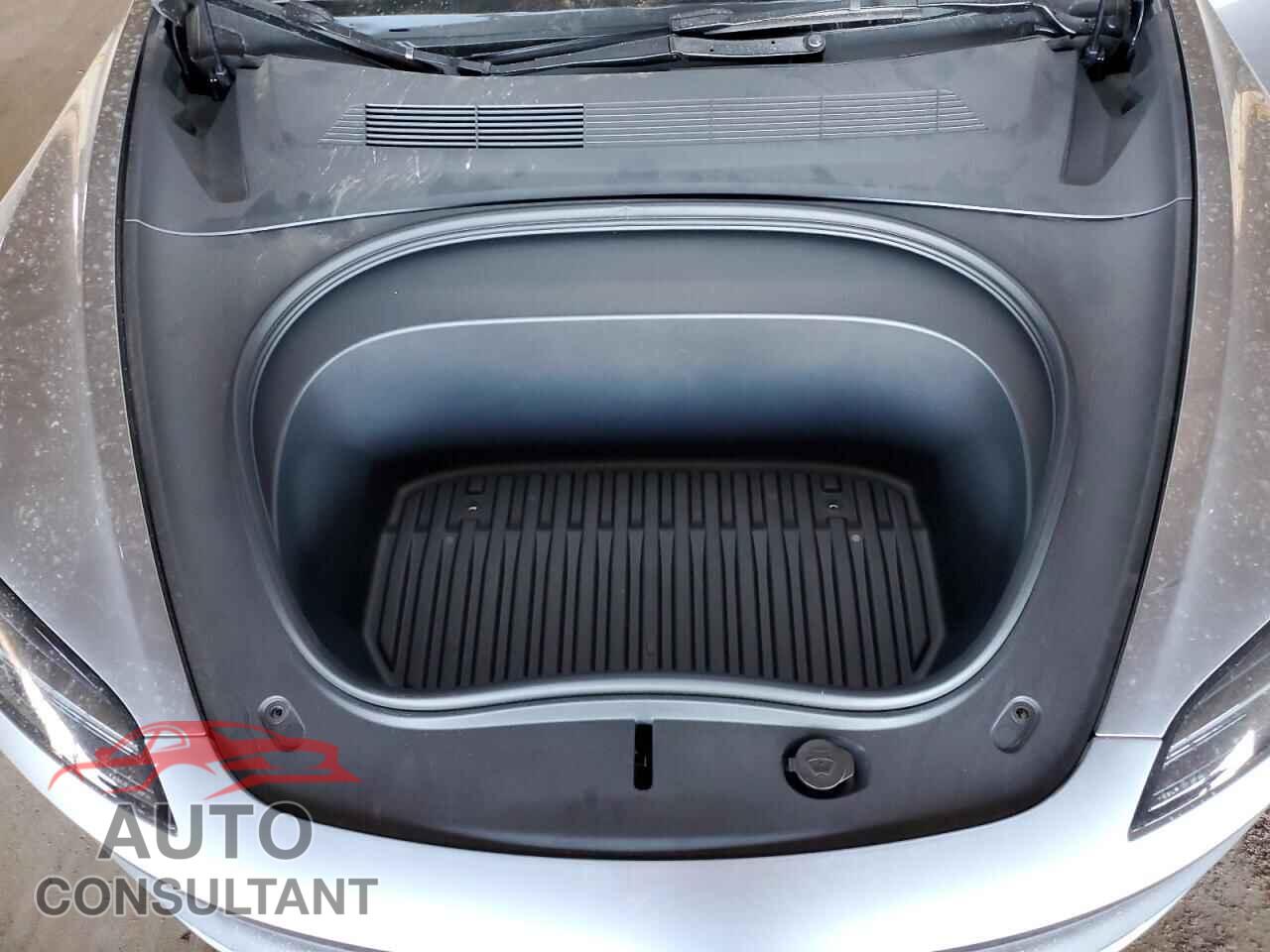 TESLA MODEL 3 2025 - 5YJ3E1EA2SF047928