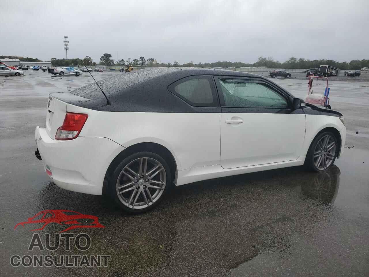 TOYOTA SCION 2012 - JTKJF5C73C3036530