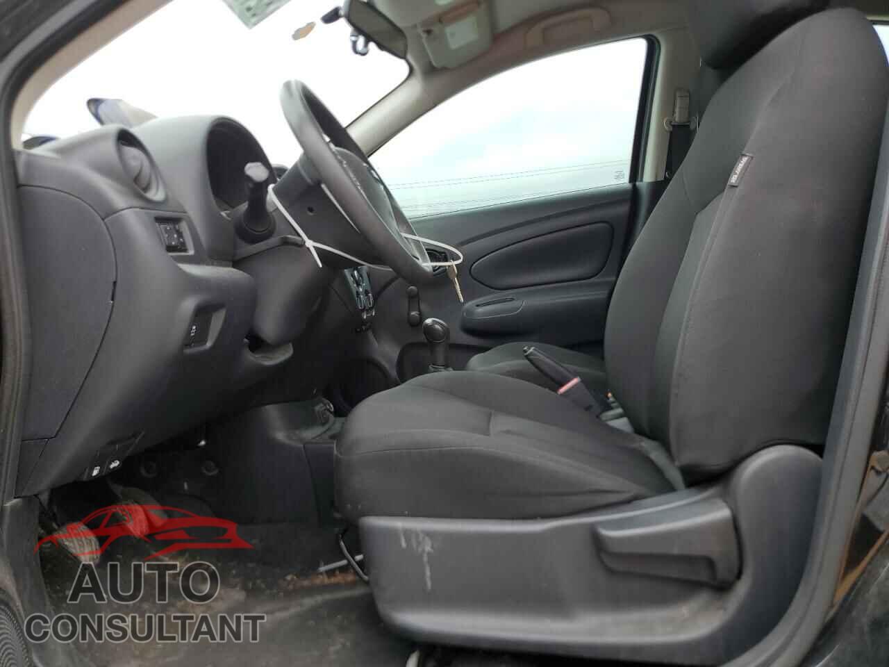 NISSAN VERSA 2019 - 3N1CN7AP3KL816907
