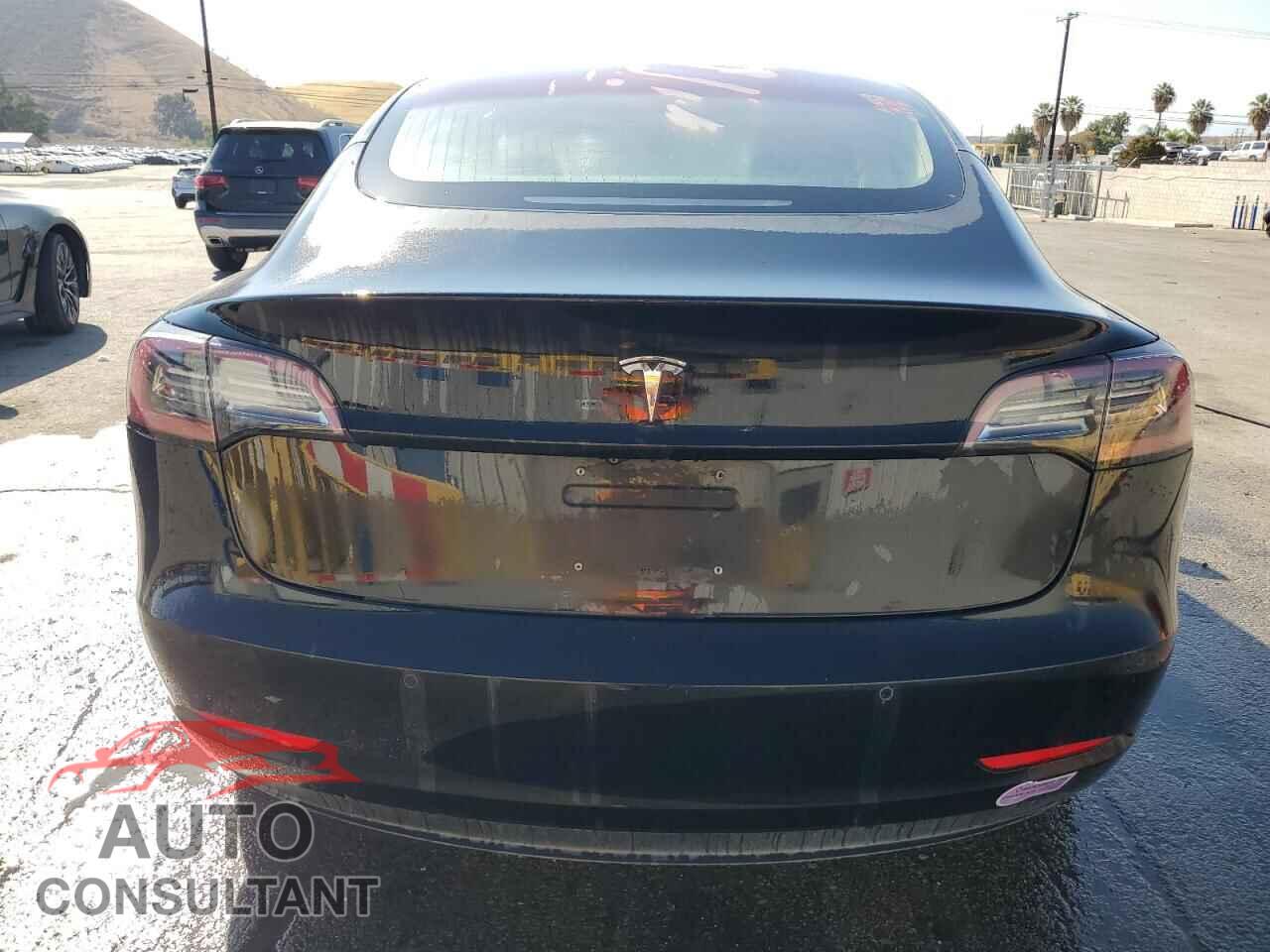 TESLA MODEL 3 2018 - 5YJ3E1EA8JF025429
