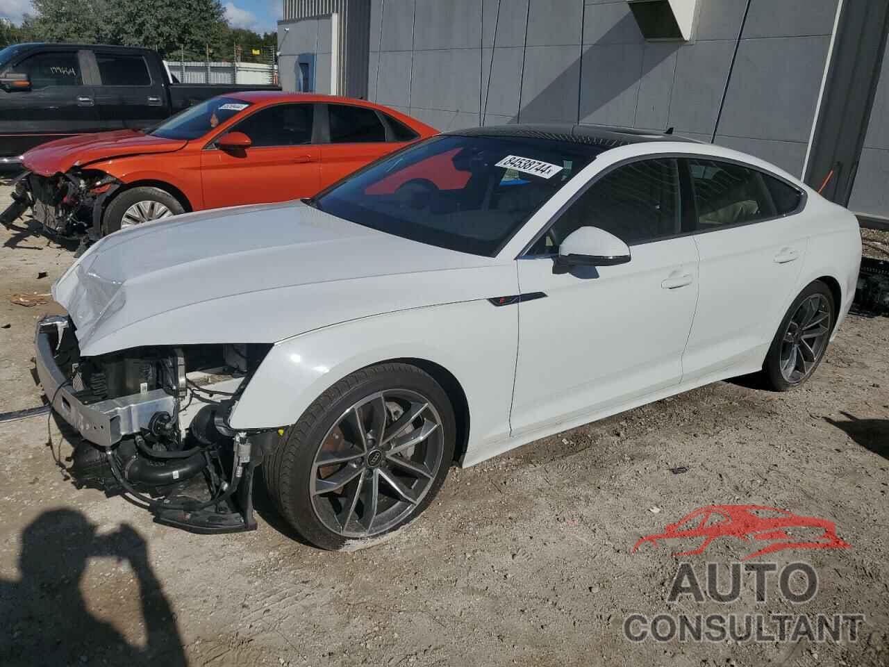 AUDI A5 2023 - WAUFACF5XPA040132