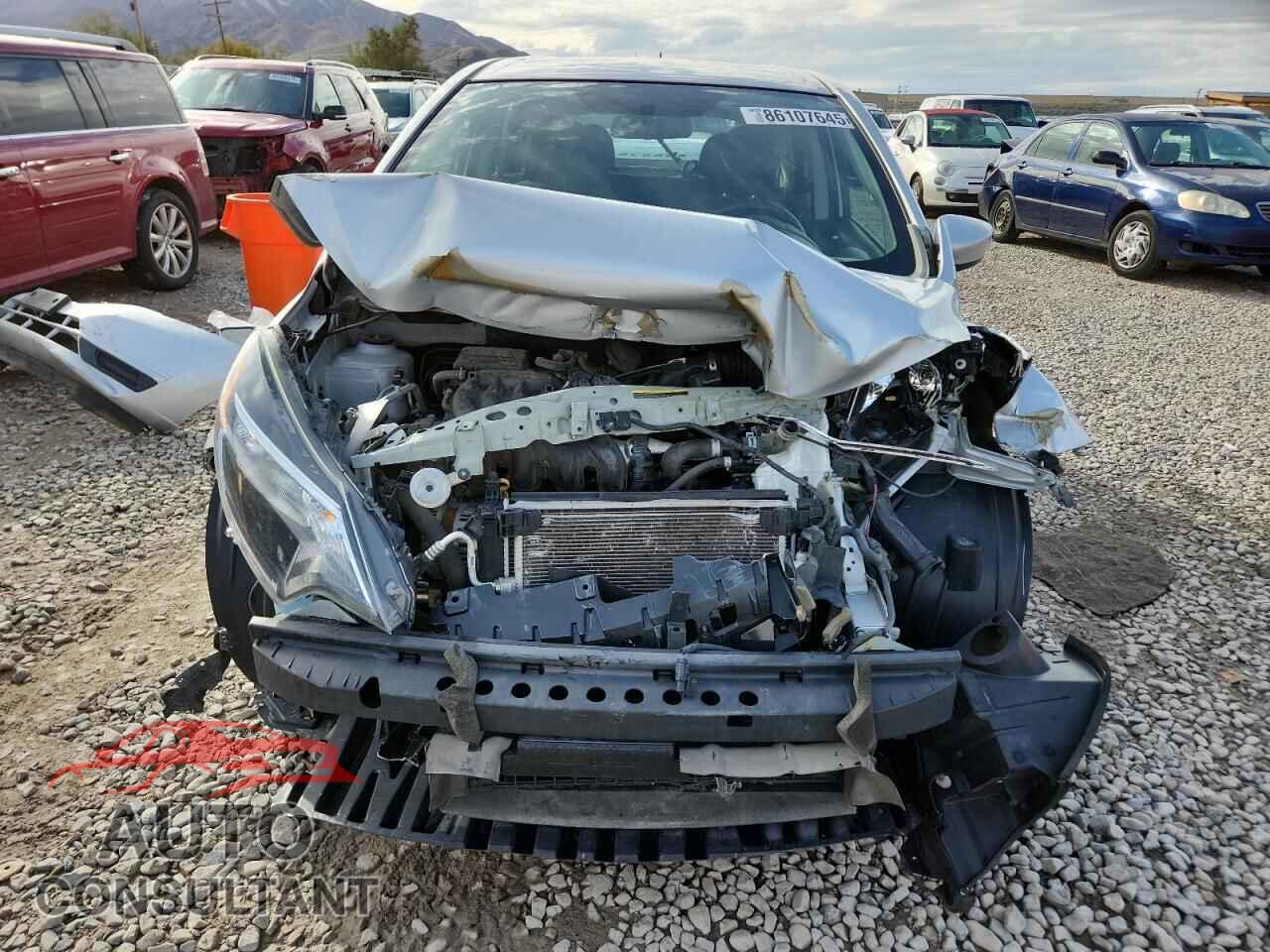 NISSAN VERSA 2019 - 3N1CE2CP3KL363274