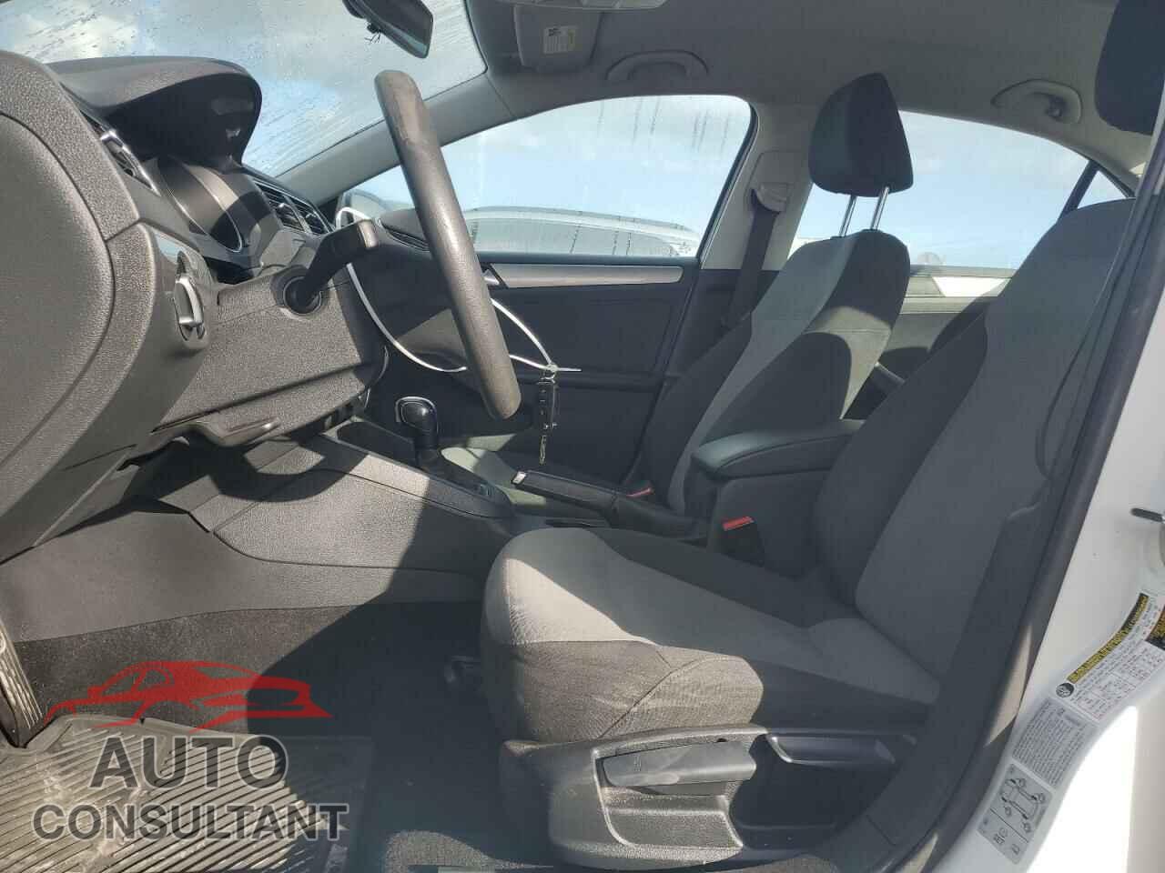 VOLKSWAGEN JETTA 2017 - 3VW2B7AJ7HM365140