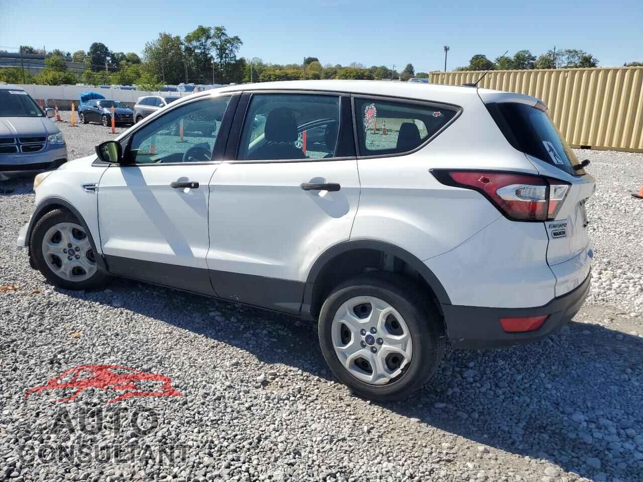 FORD ESCAPE 2017 - 1FMCU0F76HUD57401