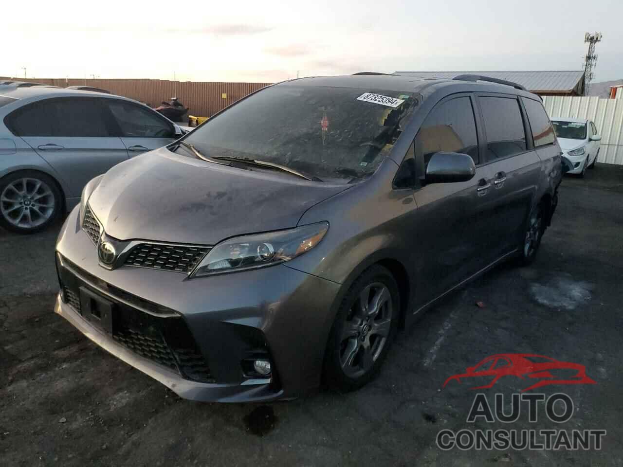 TOYOTA SIENNA 2018 - 5TDXZ3DC0JS942543