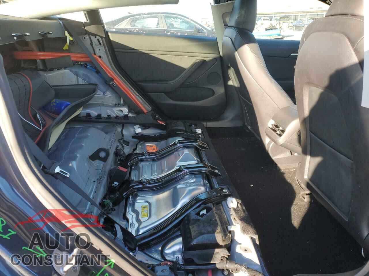 TESLA MODEL 3 2023 - 5YJ3E1EA0PF556133