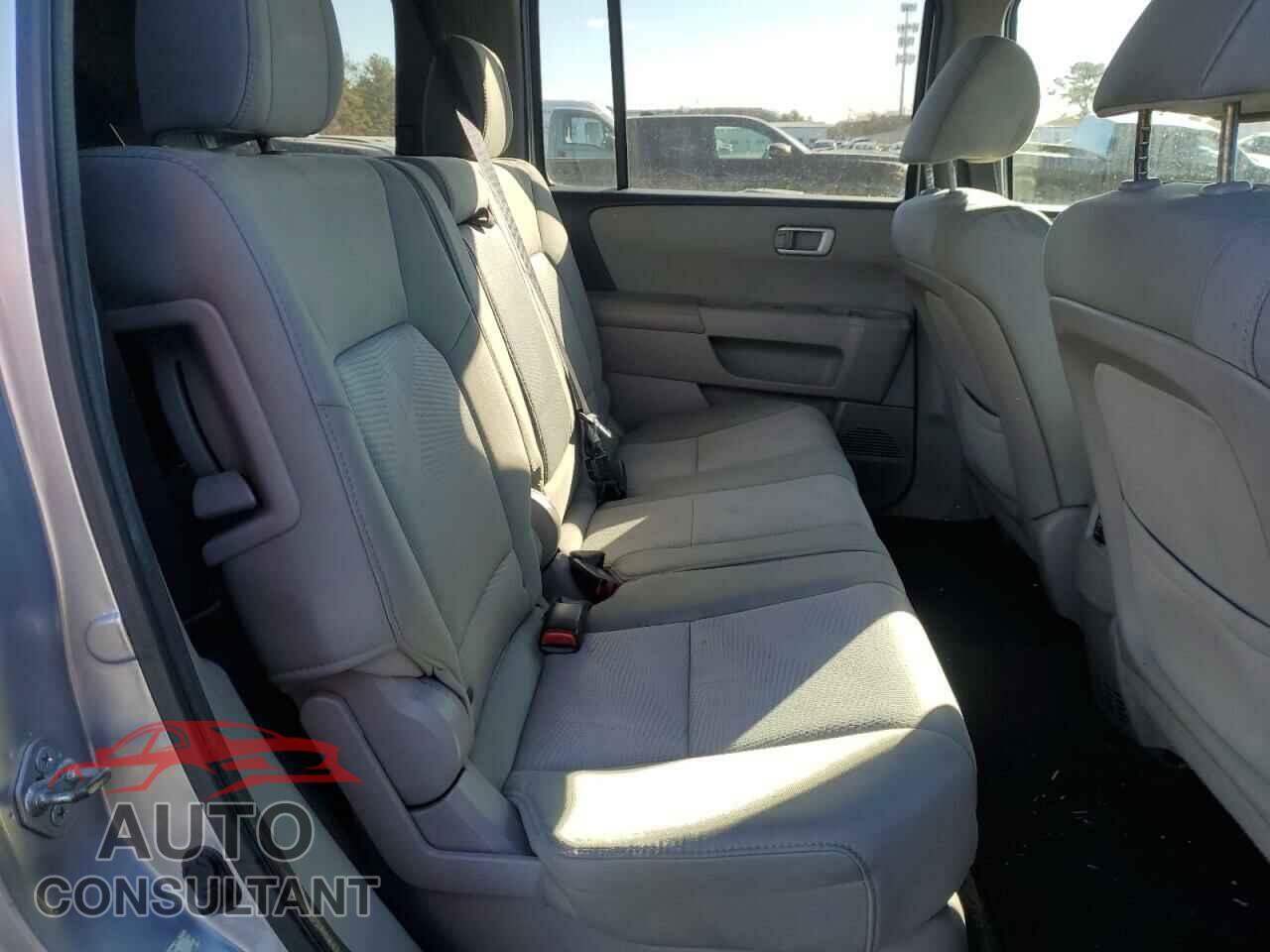 HONDA PILOT 2013 - 5FNYF4H26DB028505