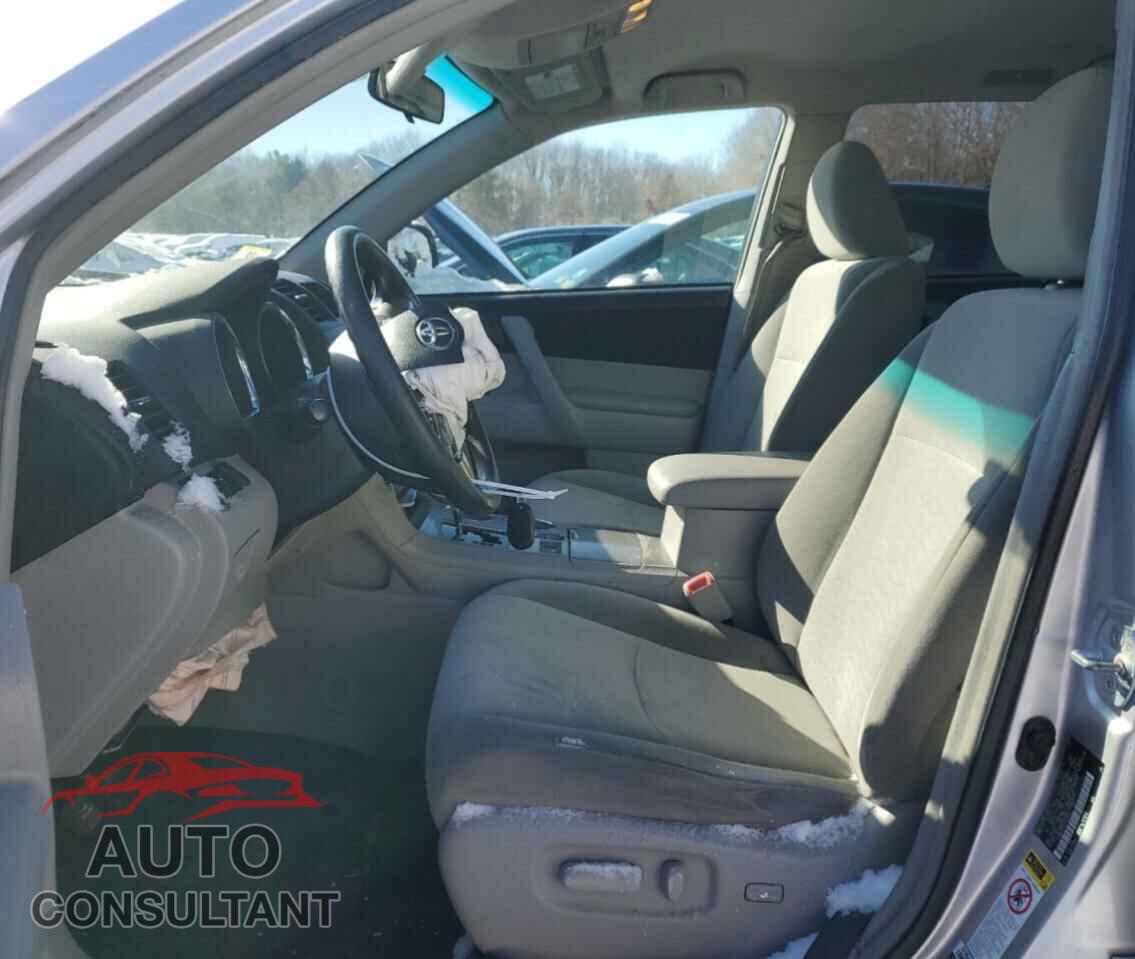 TOYOTA HIGHLANDER 2012 - 5TDBK3EH4CS129749