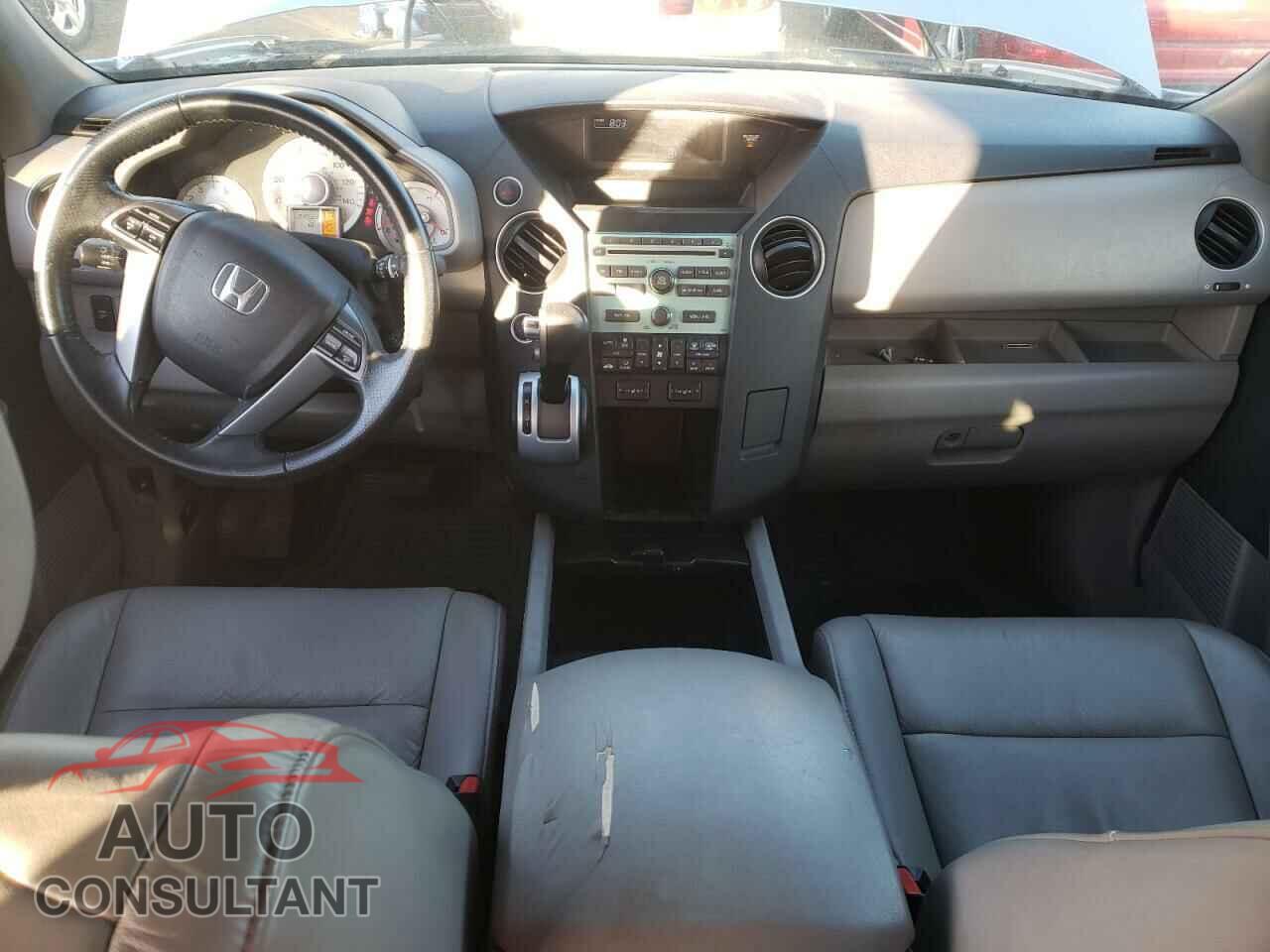 HONDA PILOT 2011 - 5FNYF4H59BB017893
