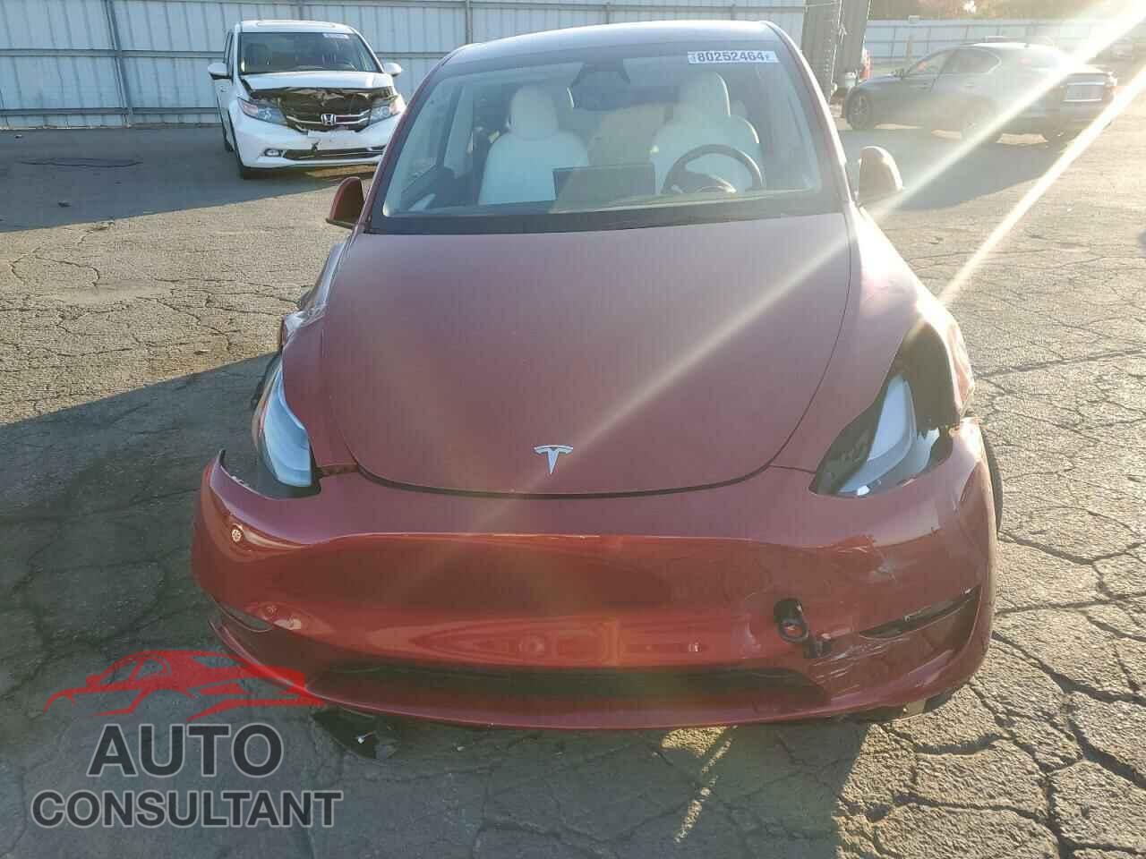 TESLA MODEL Y 2024 - 7SAYGAEE5RF068997