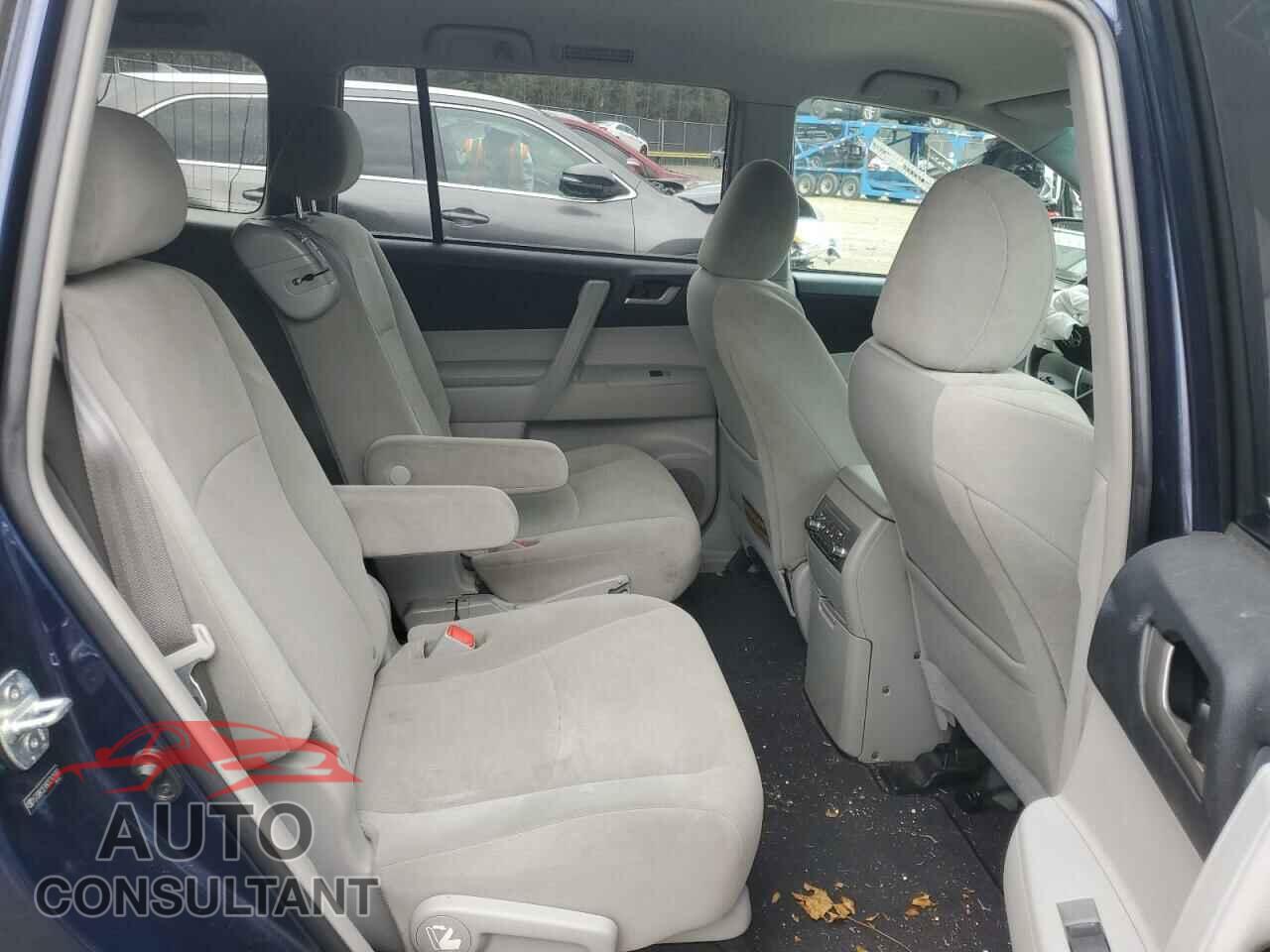 TOYOTA HIGHLANDER 2013 - 5TDBK3EH8DS242668