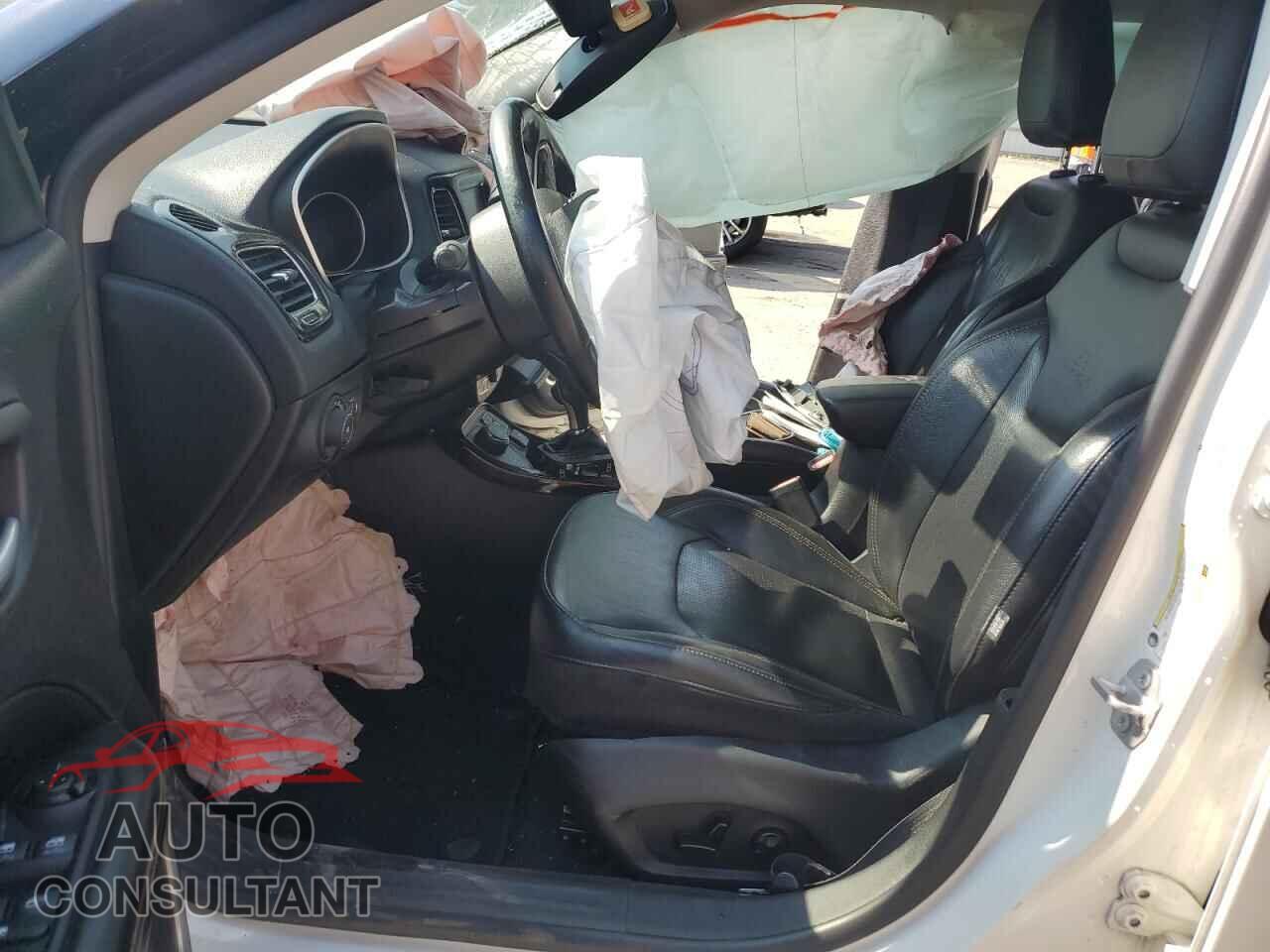 JEEP COMPASS 2019 - 3C4NJDCB1KT596619