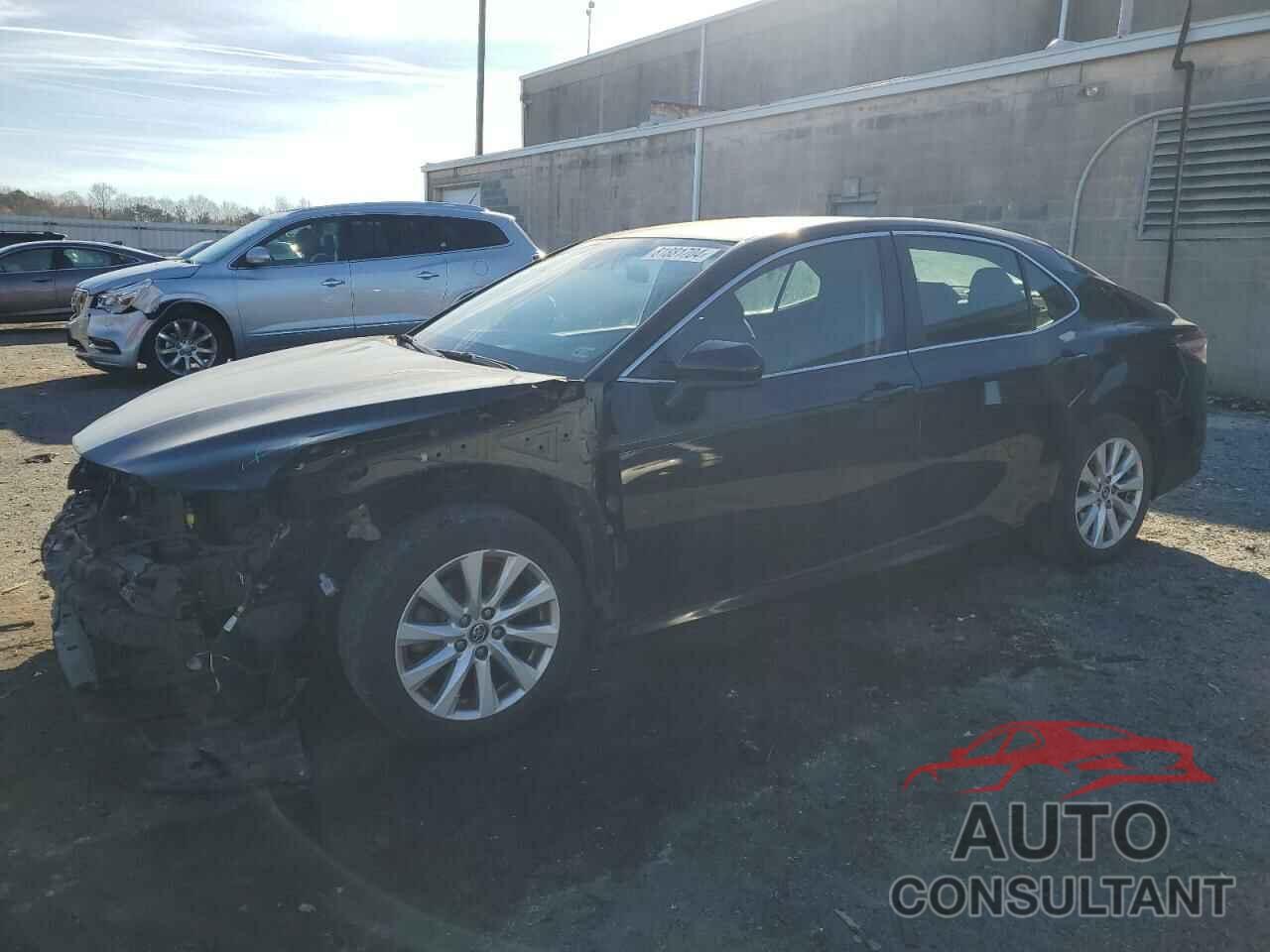 TOYOTA CAMRY 2018 - 4T1B11HK0JU502594