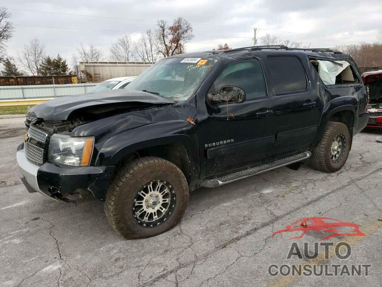 CHEVROLET SUBURBAN 2013 - 1GNSKJE72DR261394