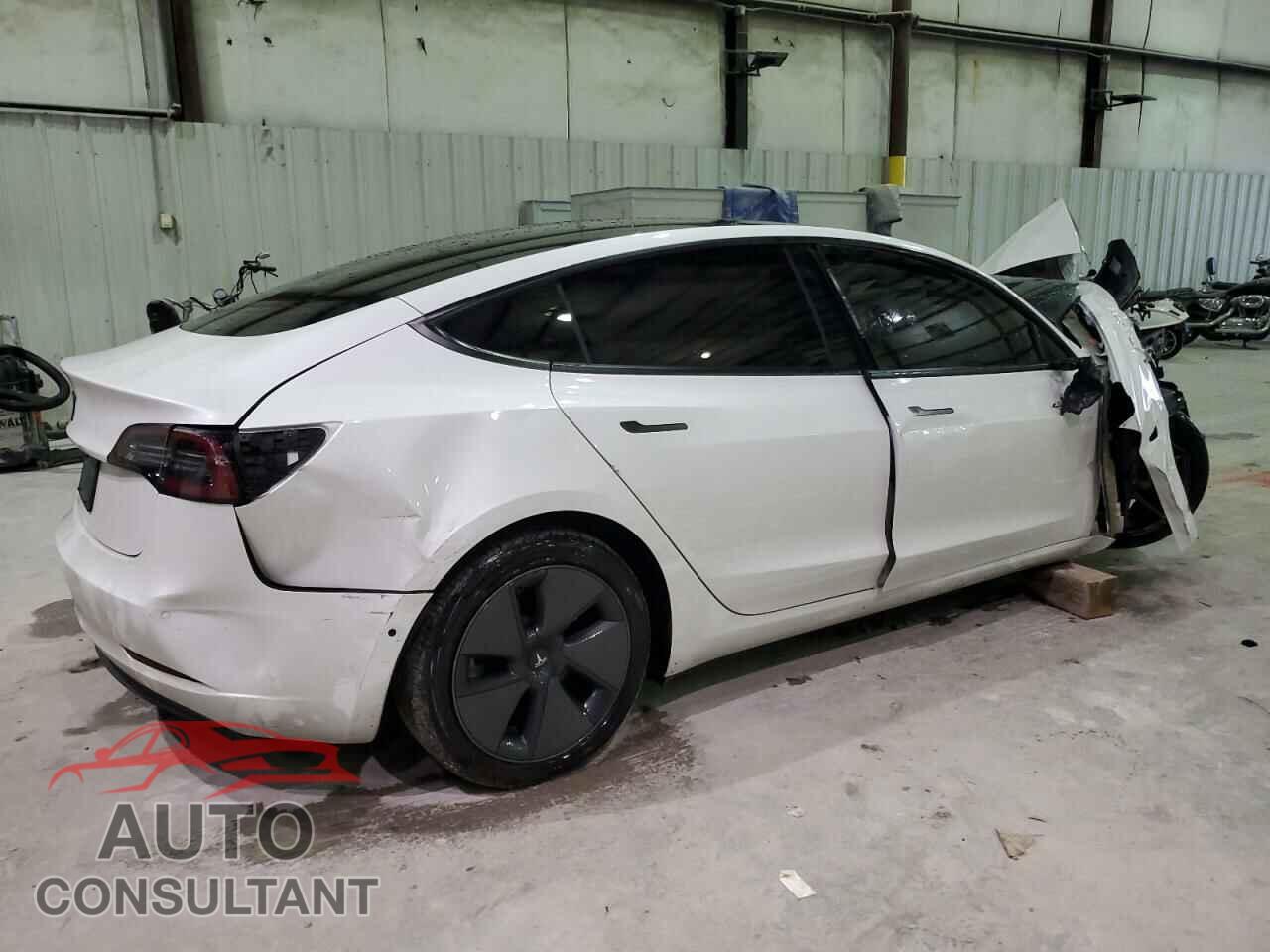 TESLA MODEL 3 2022 - 5YJ3E1EA8NF106940
