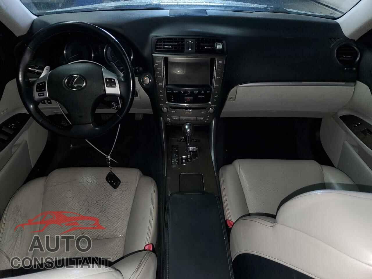 LEXUS IS 2011 - JTHCF5C24B5048451