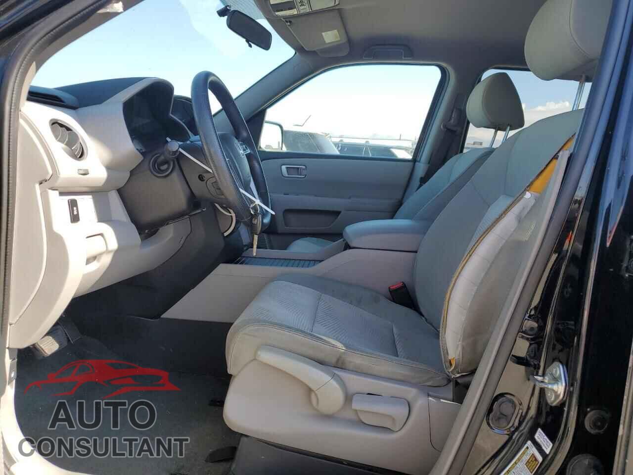 HONDA PILOT 2015 - 5FNYF3H28FB030379