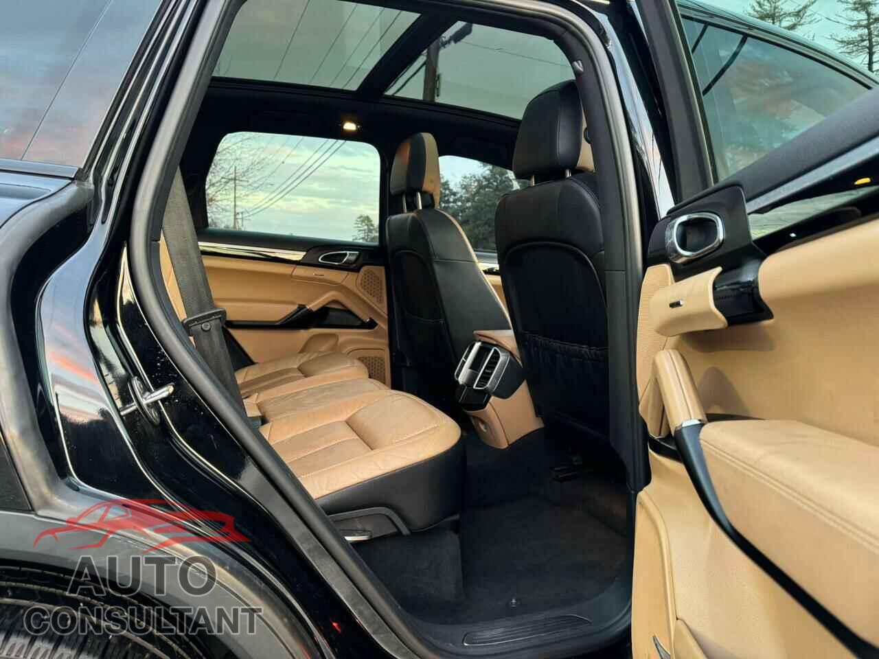 PORSCHE CAYENNE 2016 - WP1AA2A26GLA03294