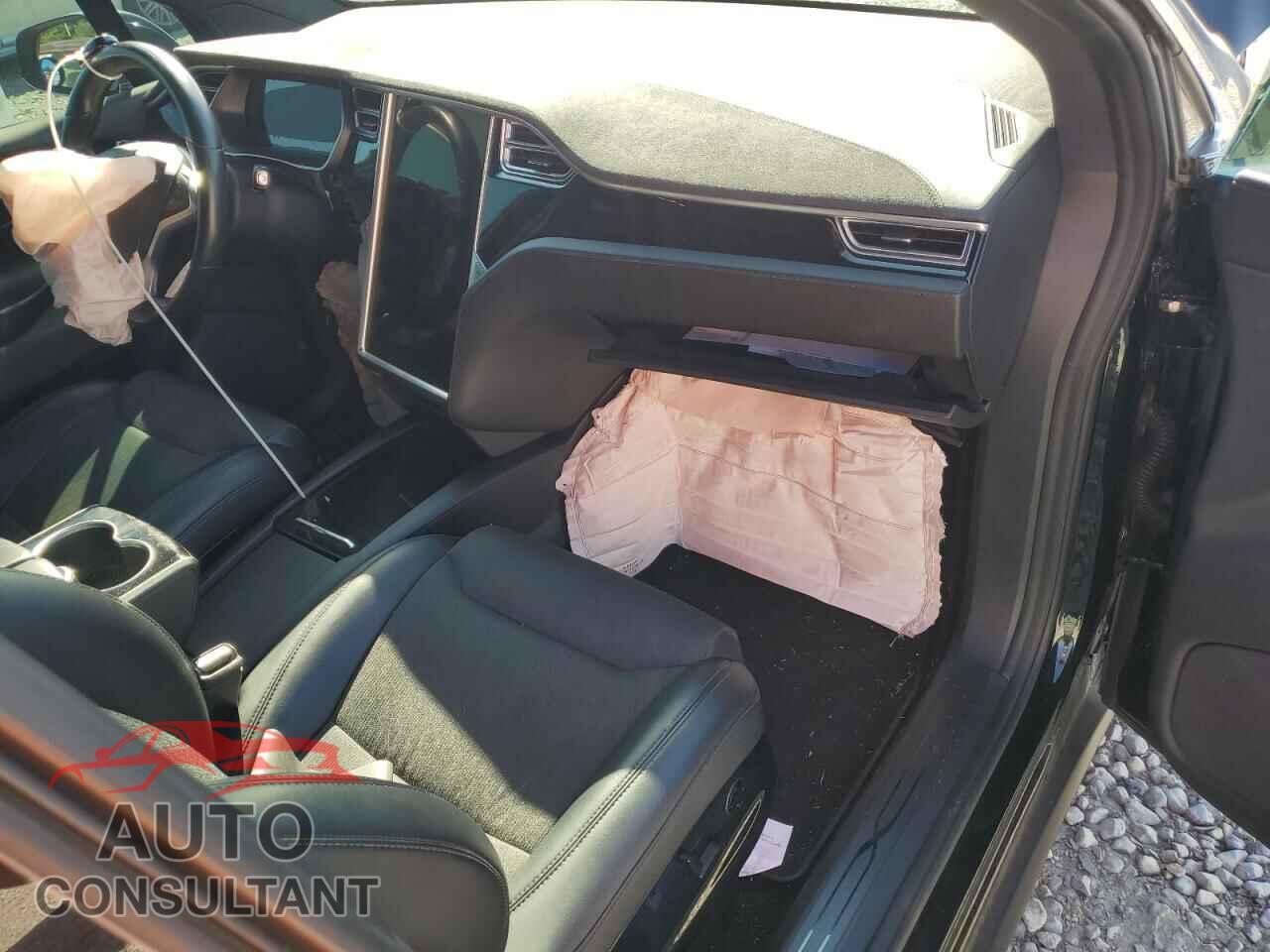 TESLA MODEL X 2017 - 5YJXCDE26HF038272