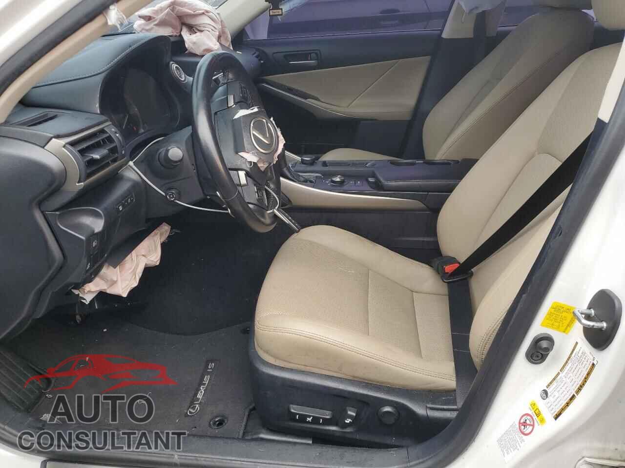 LEXUS IS 2018 - JTHC81D26J5033496