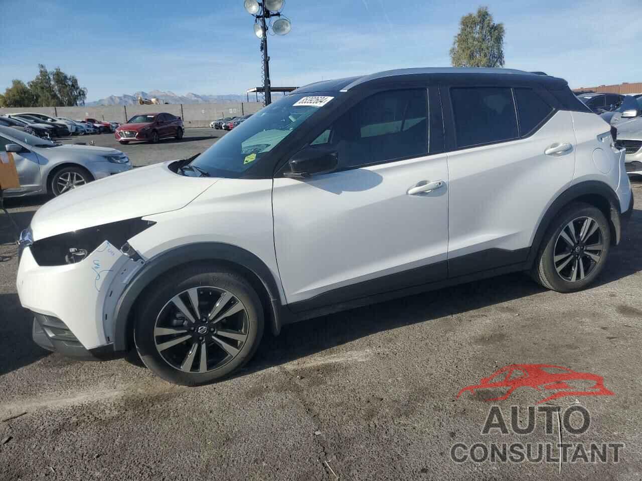 NISSAN KICKS 2018 - 3N1CP5CU5JL528371
