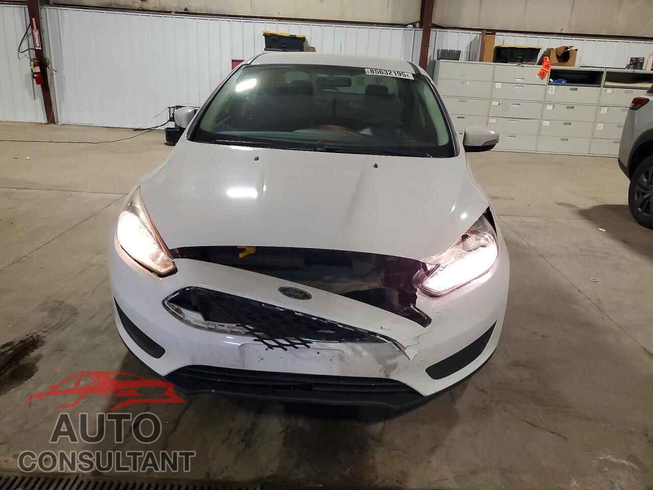 FORD FOCUS 2017 - 1FADP3F23HL315527