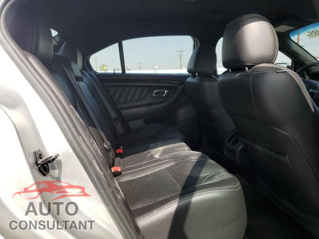 FORD TAURUS 2017 - 1FAHP2F81HG104206