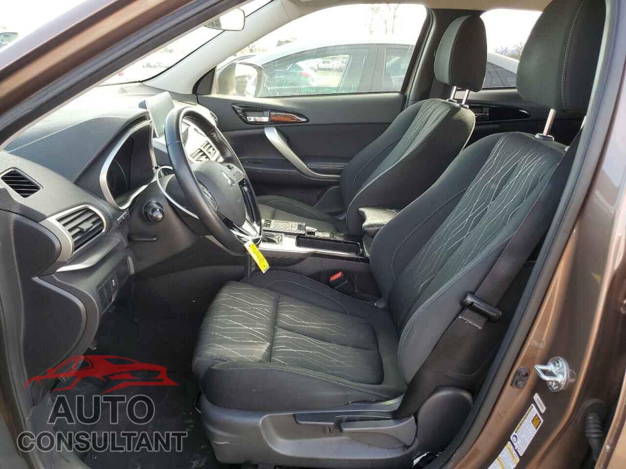 MITSUBISHI ECLIPSE 2018 - JA4AT5AA8JZ051155