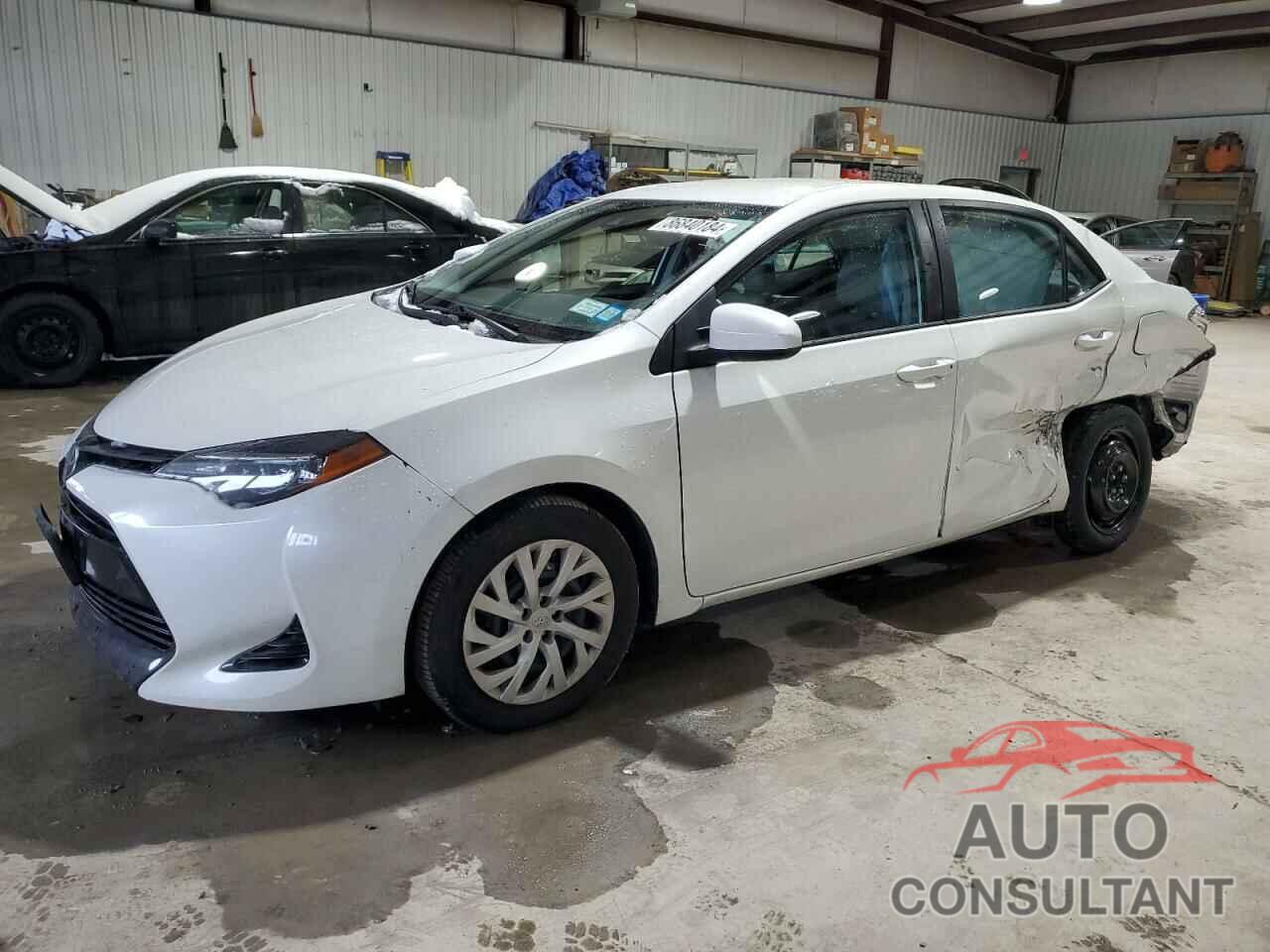 TOYOTA COROLLA 2018 - 5YFBURHEXJP830882