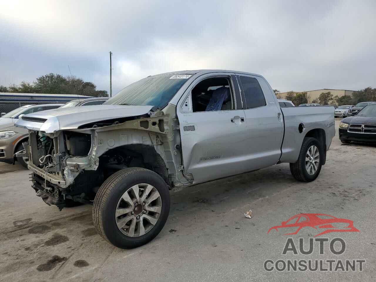 TOYOTA TUNDRA 2017 - 5TFSW5F10HX224702