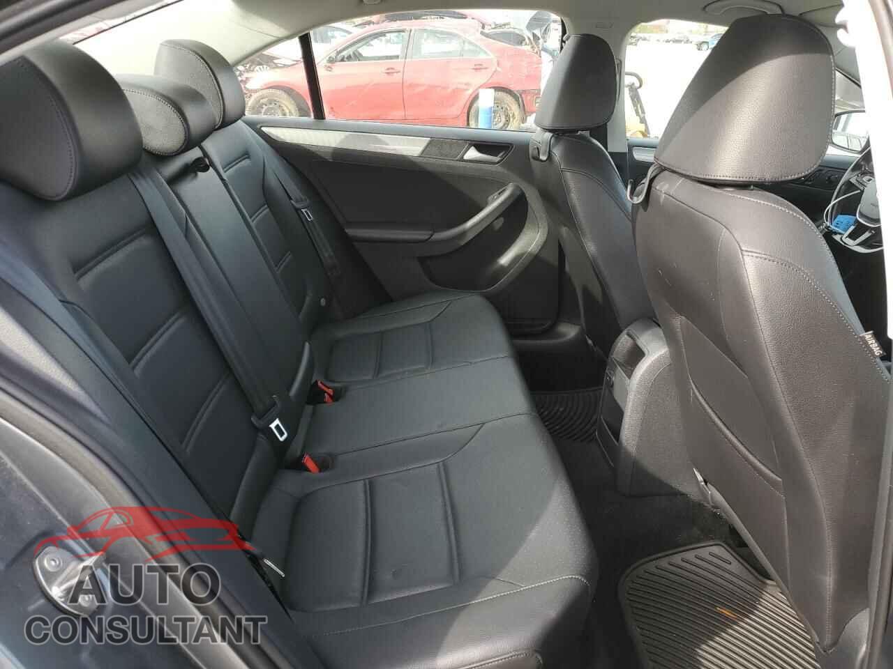 VOLKSWAGEN JETTA 2017 - 3VWDB7AJ2HM399706