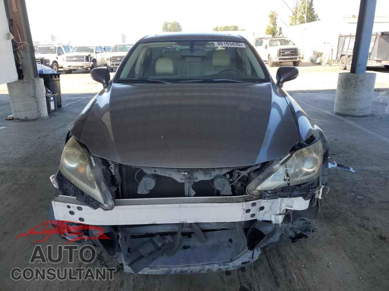LEXUS IS 2012 - JTHBF5C21C5172061
