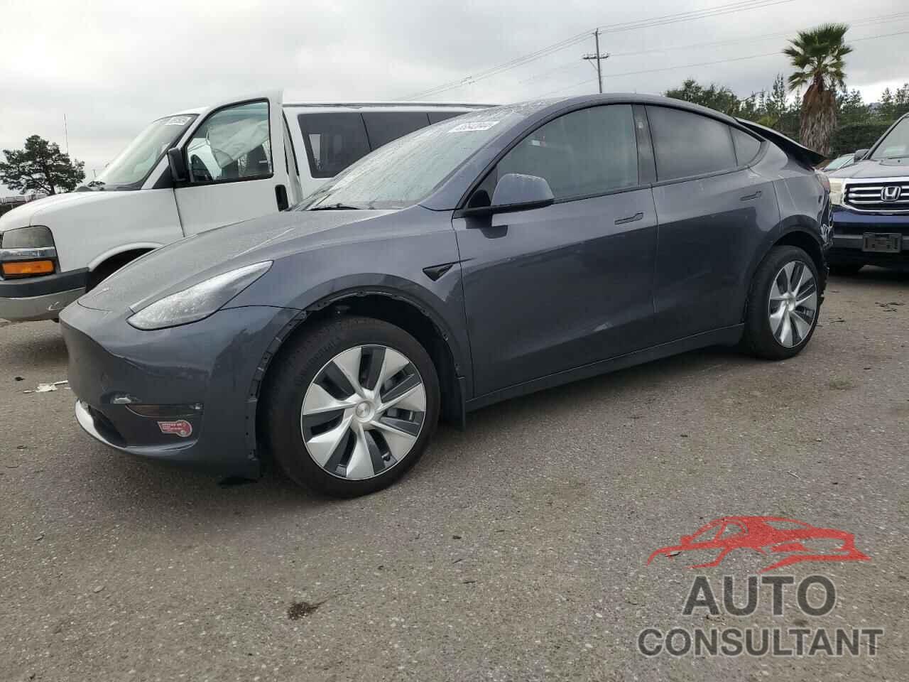TESLA MODEL Y 2023 - 7SAYGAEEXPF845803