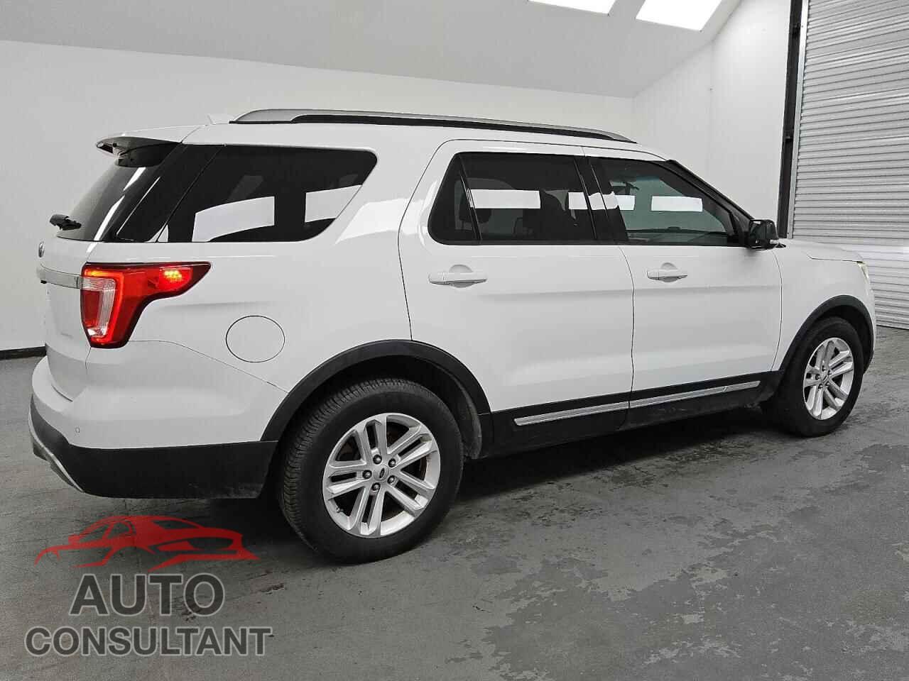 FORD EXPLORER 2017 - 1FM5K7D8XHGA59077