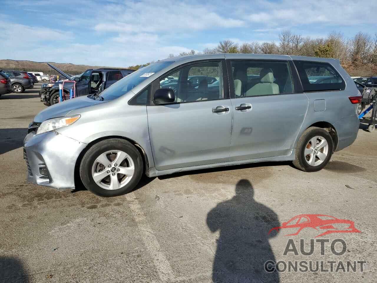 TOYOTA SIENNA 2018 - 5TDZZ3DC9JS910733