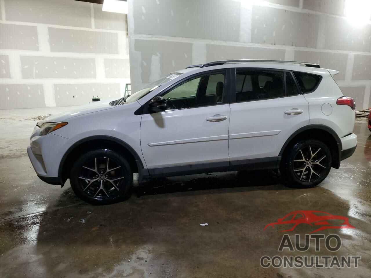 TOYOTA RAV4 2017 - JTMJFREV9HD221354