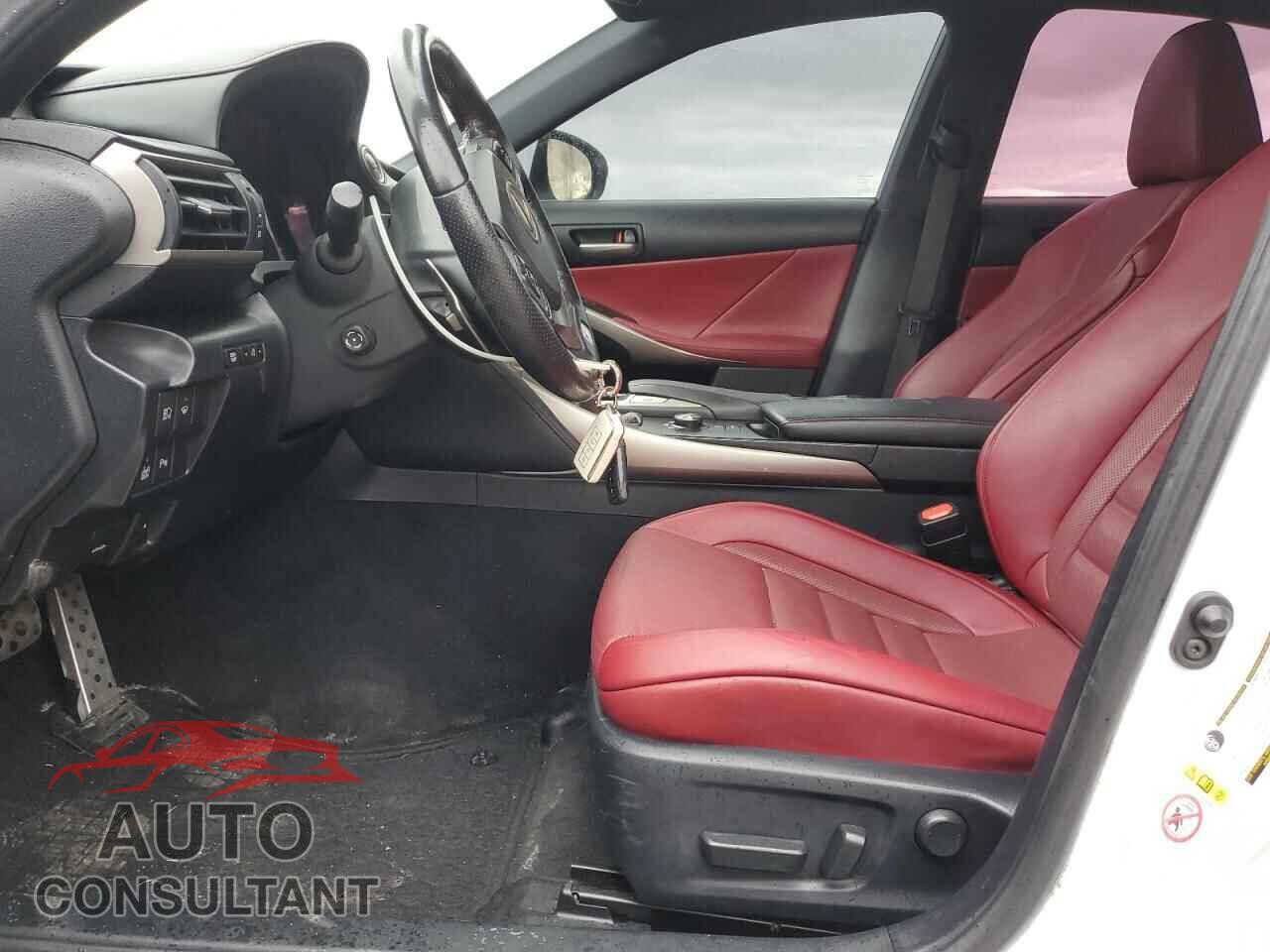 LEXUS IS 2019 - JTHC81D22K5034310