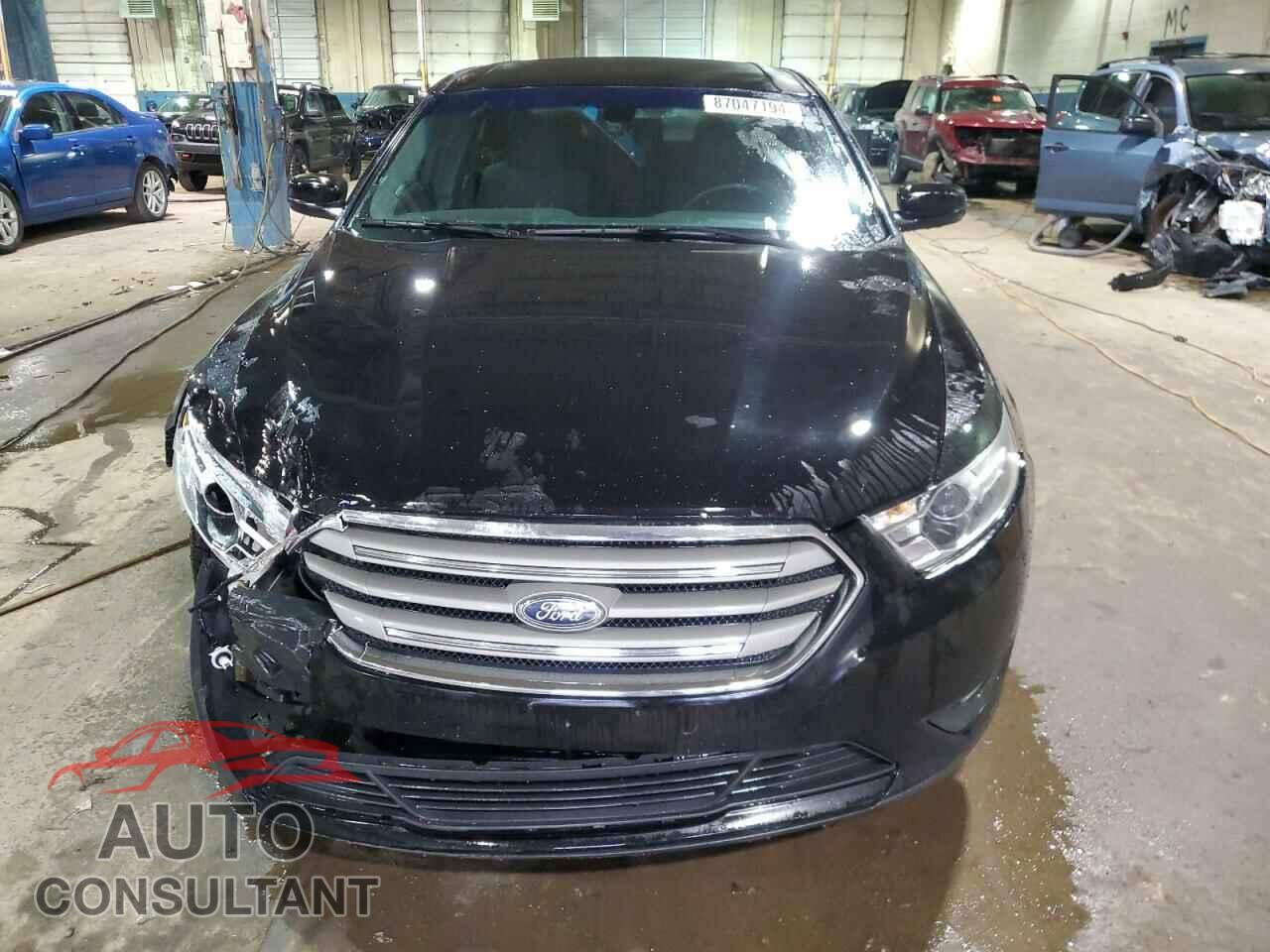 FORD TAURUS 2017 - 1FAHP2E89HG117562