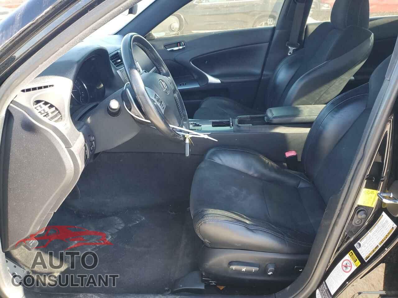 LEXUS IS 2012 - JTHBF5C21C5172058
