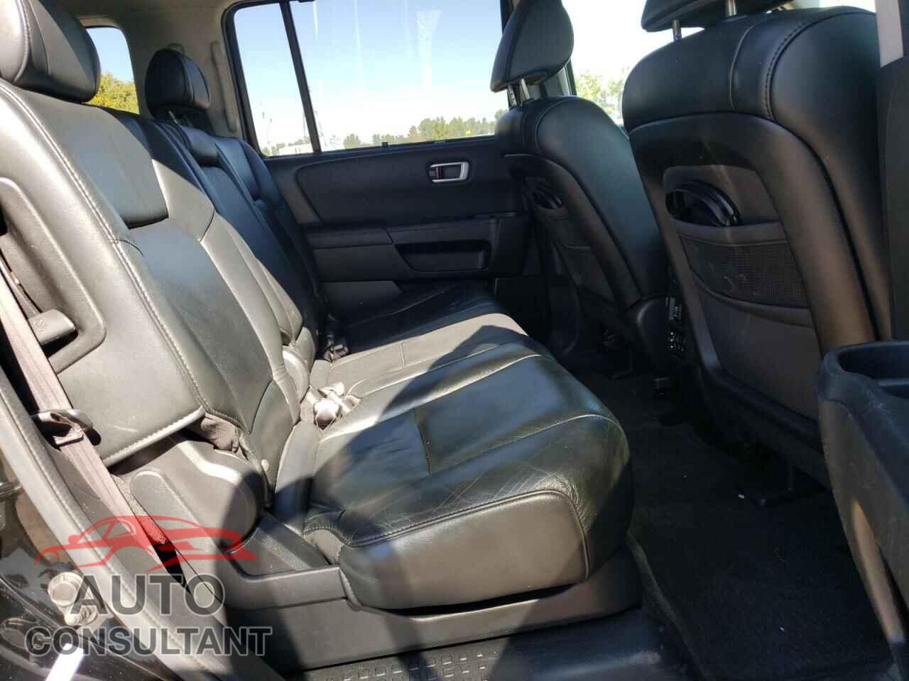 HONDA PILOT 2011 - 5FNYF4H96BB506061