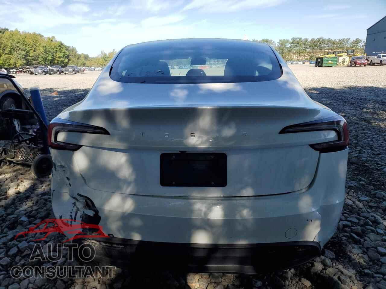 TESLA MODEL 3 2024 - 5YJ3E1EAXRF740109