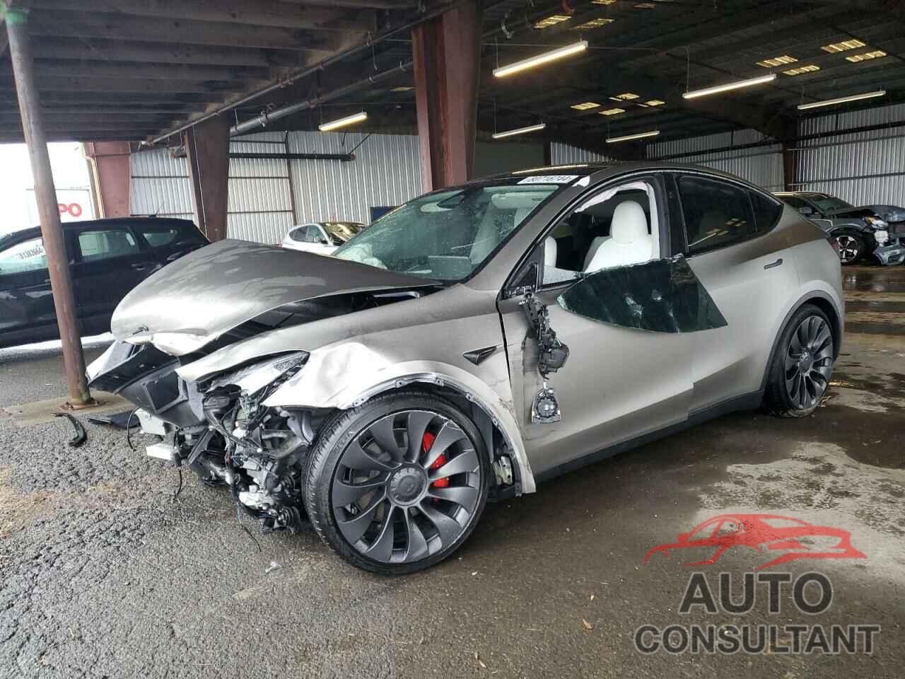 TESLA MODEL Y 2023 - 7SAYGDEF0PF901676