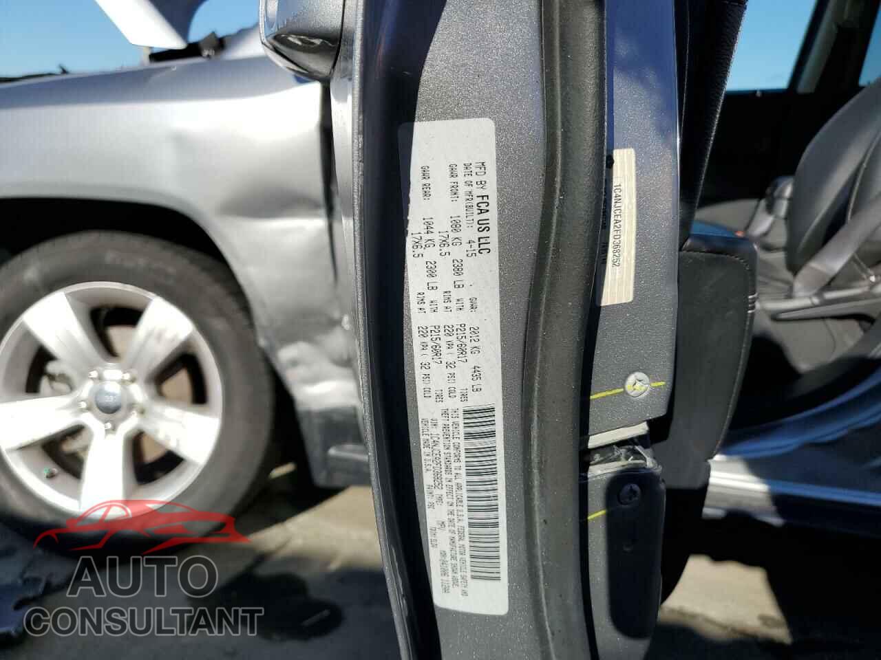 JEEP COMPASS 2015 - 1C4NJCEA2FD368252