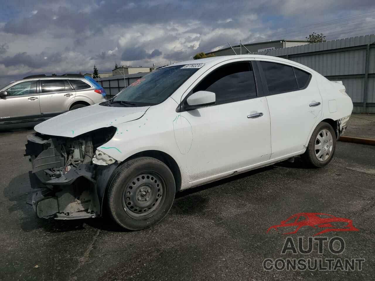 NISSAN VERSA 2018 - 3N1CN7AP5JK408008