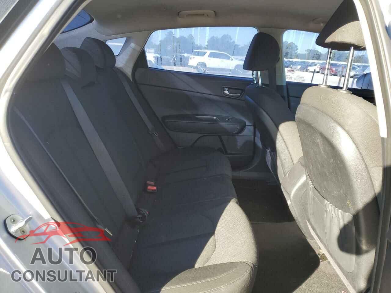 KIA OPTIMA 2017 - KNAGT4L34H5177360